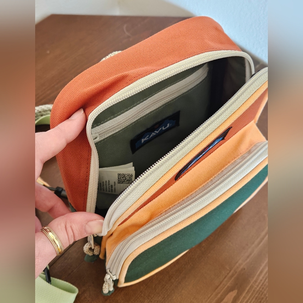 KAVU Pescadero Sling Crossbody Bag - Picture 8 of 11